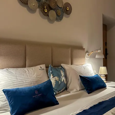 Hidden Garden アパート ウッチ